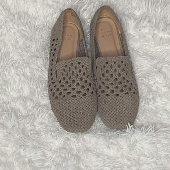 Mallory Flats w/padded ankle collar for comfort - Picture 2 of 4